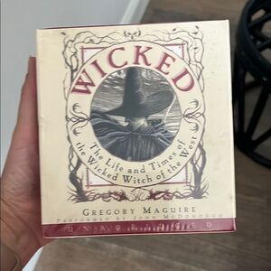 Wicked Audiobook CD by Gregory Maguire - Cream Cover new in package